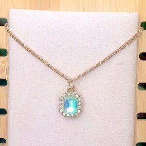 Peridot Green Opal Aurora Borealis Emerald Crystal Halo Pendant Necklace